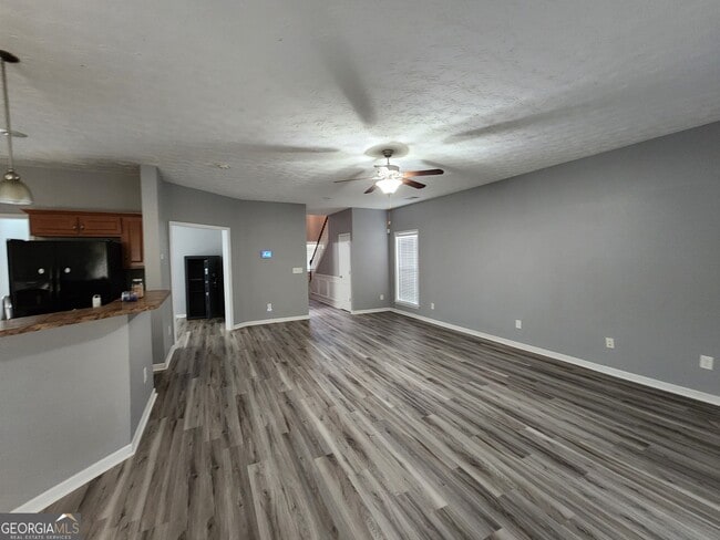 Building Photo - 5752 Olivia Ln