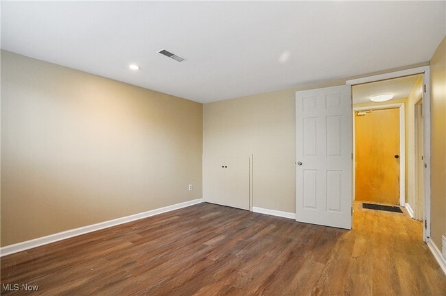 Building Photo - 7429 Sylvan Dr