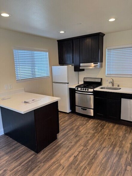 Building Photo - 1320 Fair Way