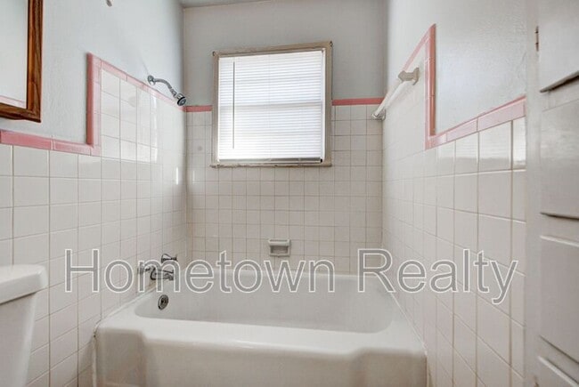 Building Photo - 432 Babb Dr