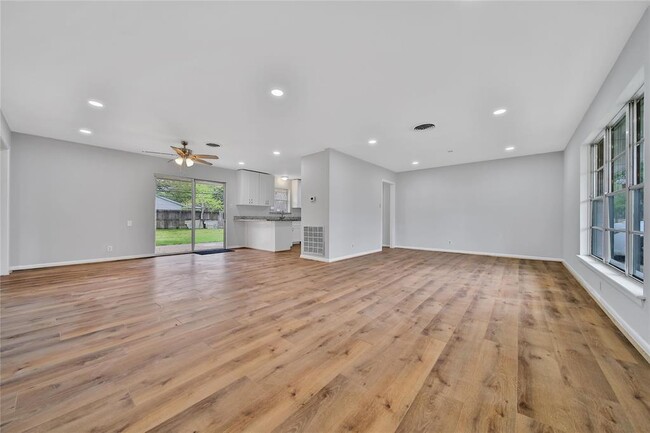 Building Photo - 3015 Peppermill Rd