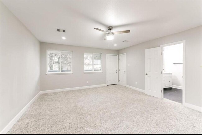 Building Photo - 5763 Easthampton Dr