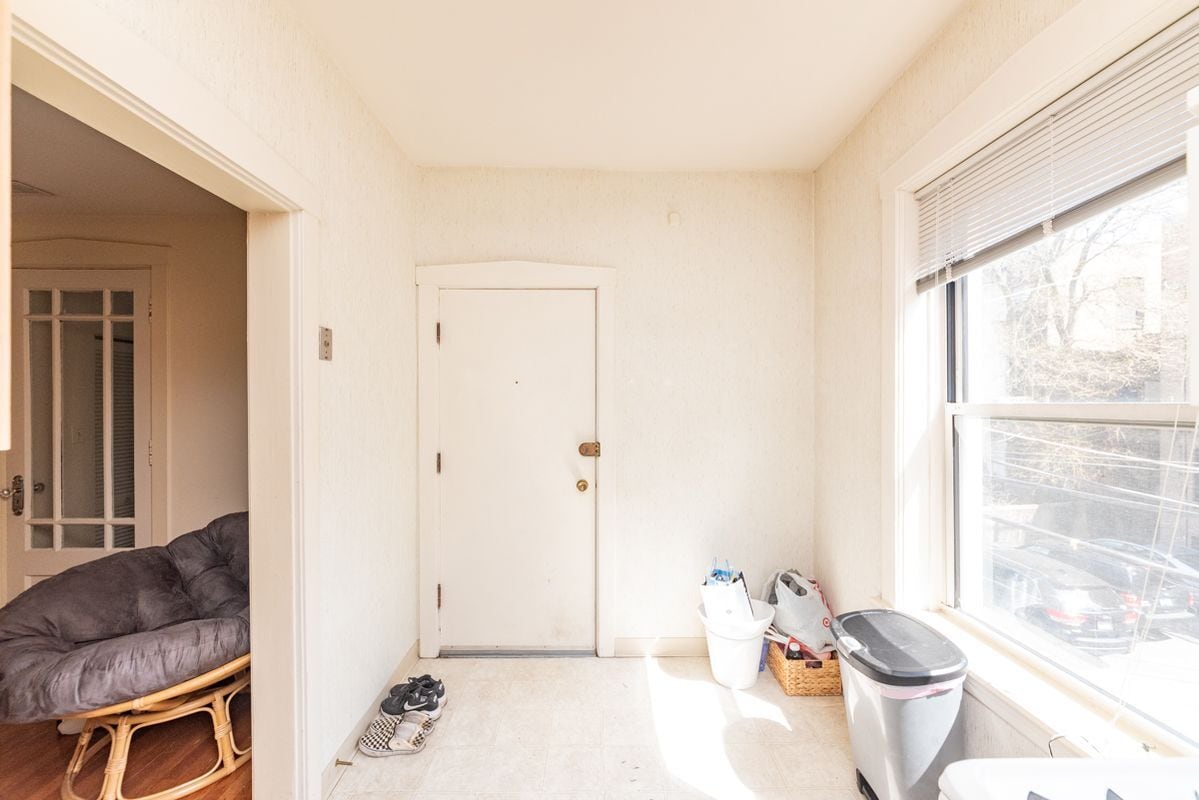 Building Photo - 3415 N Elaine Pl