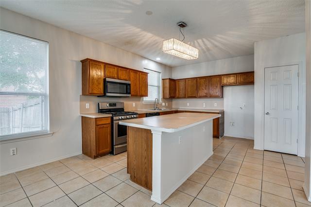 Building Photo - 2401 Redfield Dr