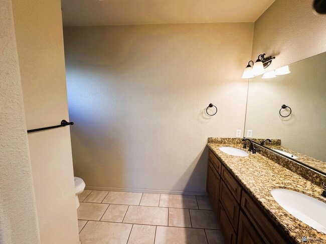 Building Photo - 10804 S Madero St