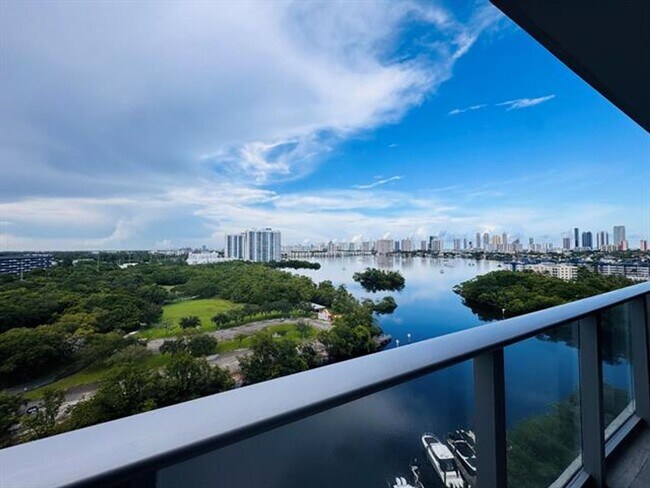 Building Photo - 16385 Biscayne Blvd