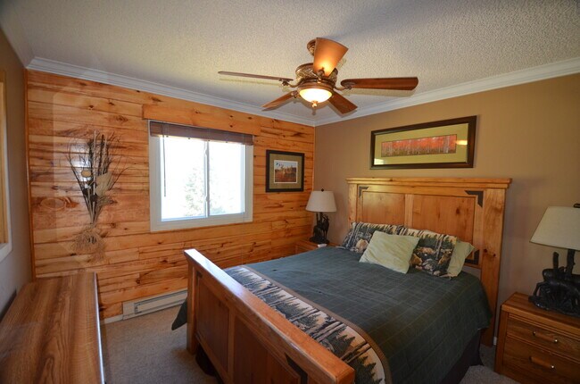 Building Photo - Year lease! Views of Quandary!