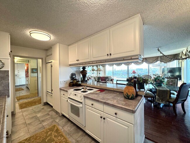 Building Photo - Waterfront Living in Naples - Furnished 2BD/2BA with Bay Views