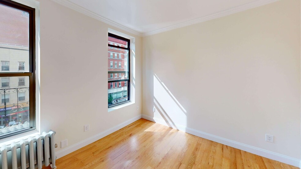 Building Photo - 301 E 85th St
