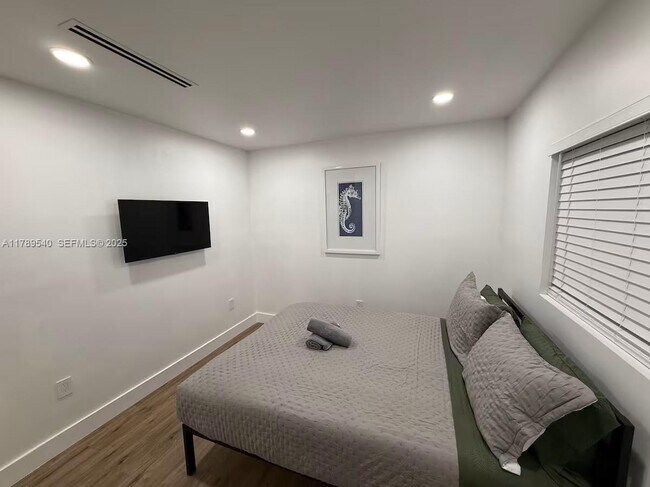 Building Photo - 2918 SW 2nd St