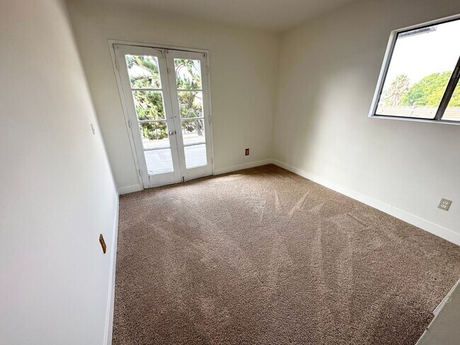 Building Photo - Beautiful single-family home in Brea.