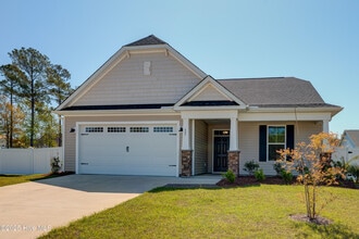 Building Photo - 647 Lemming Ln SE