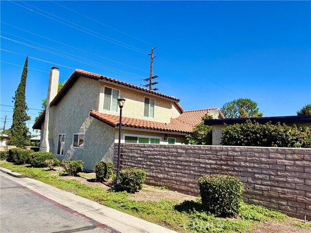Building Photo - 10717 Mountain View Ave