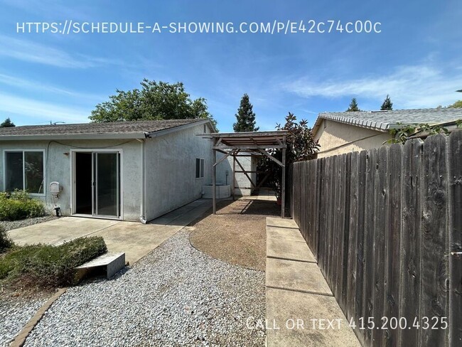 Building Photo - 258 Yellowstone Dr