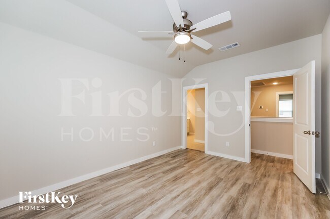 Building Photo - 625 Sophia Wy