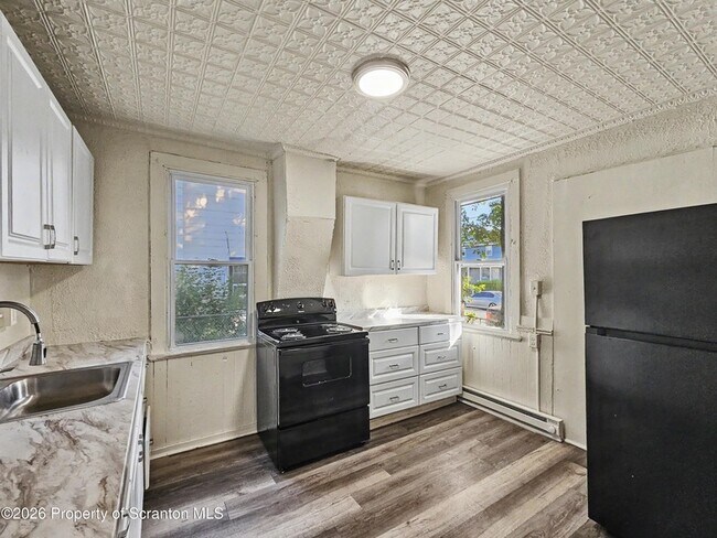 Building Photo - 602 Prospect Ave