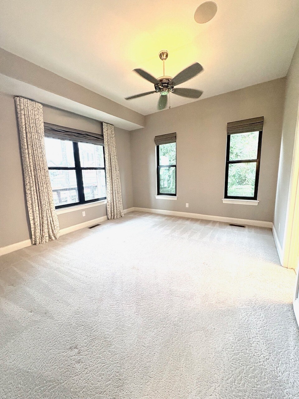 Primary bed - 4300 McPherson Ave