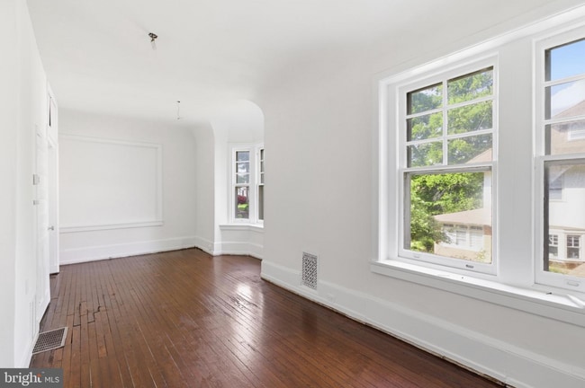 Building Photo - 5939 Drexel Rd