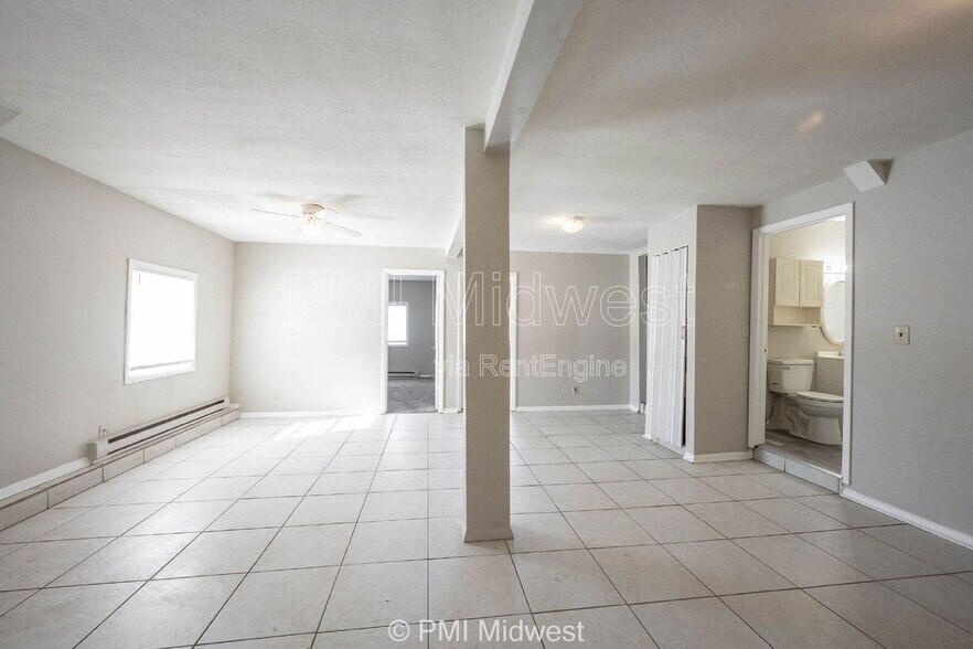 Building Photo - 4881 300W