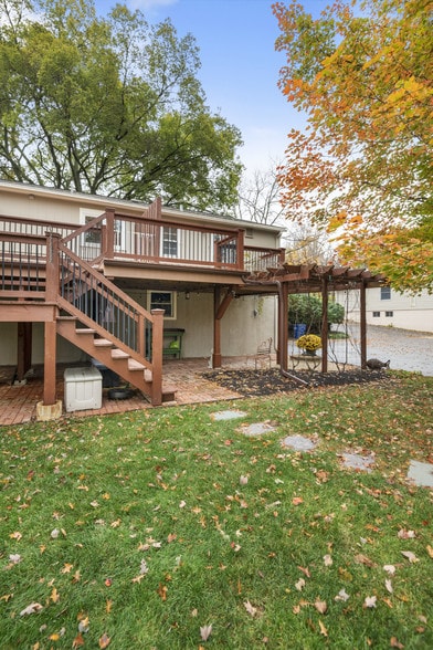 Rear Entry - 755 Weidman Rd