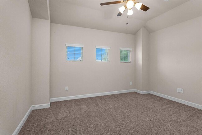 Building Photo - 236 Redwood Cyn Trl