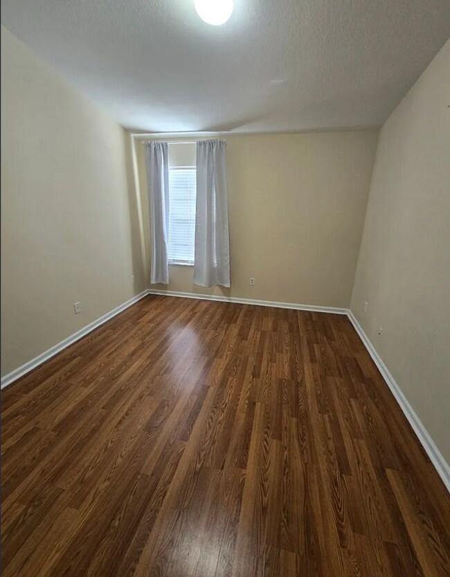 Building Photo - Lakefront Townhome in MetroWest