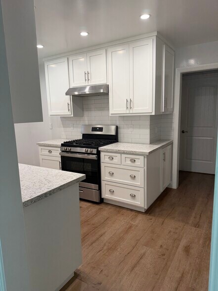 Additional kitchen photo - 140 N Alta Vista Ave