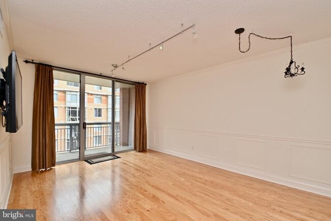 Building Photo - 1020 N Highland St