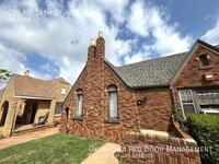 Building Photo - 935 NE 16th St