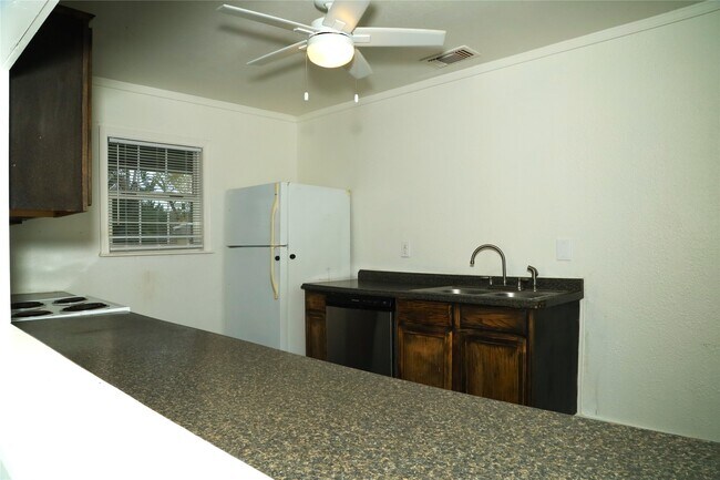 Building Photo - 1129 N Arcola St