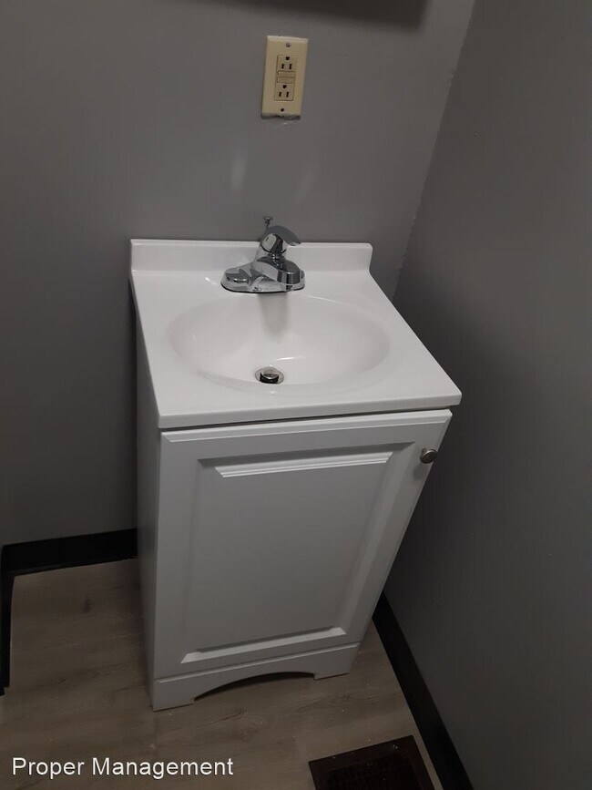 Building Photo - 2 br, 1 bath House - 2247 Catalpa Dr