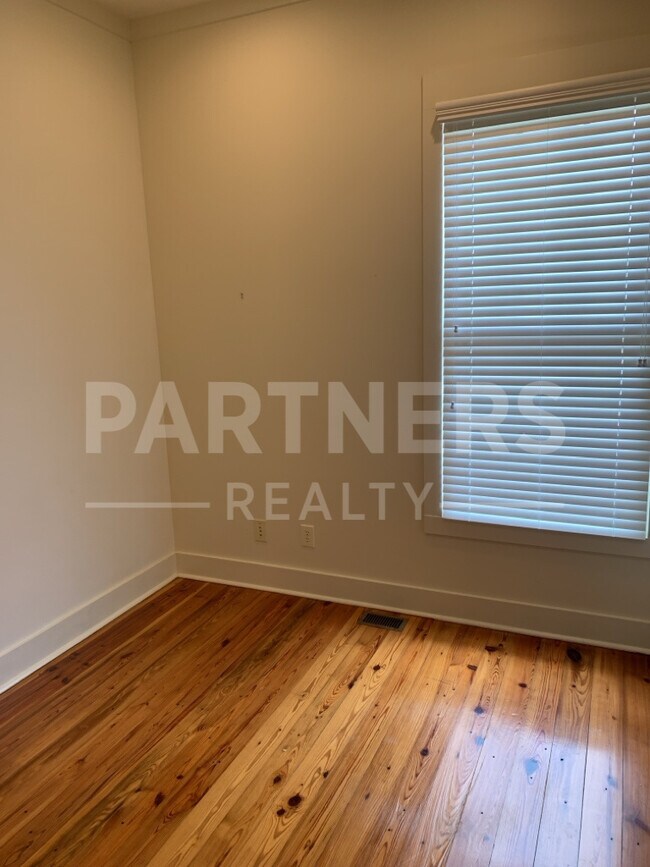 Building Photo - 19 Bungalow Ct