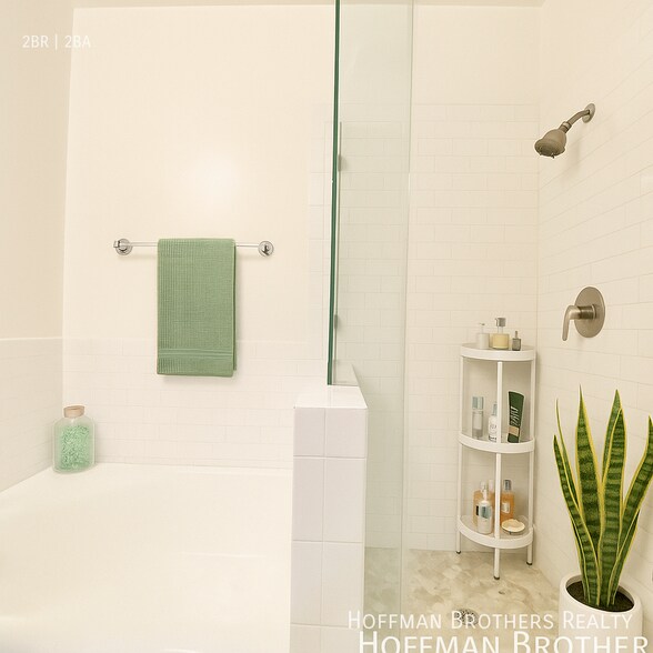 Building Photo - 2106 S Bentley Ave