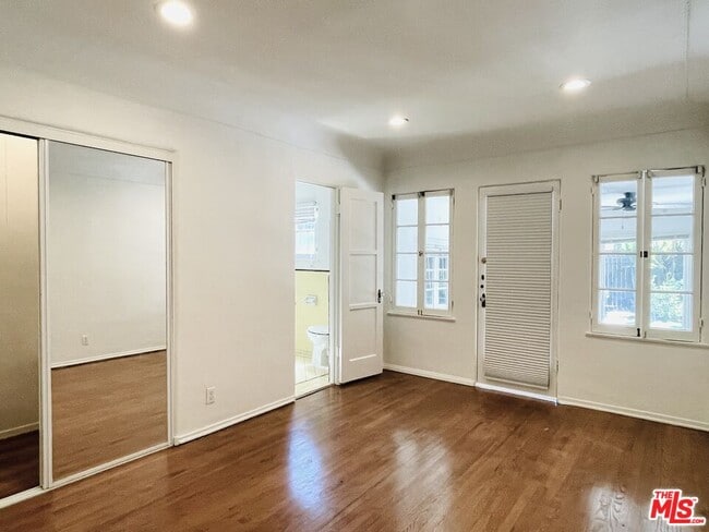 Building Photo - 203 N Doheny Dr