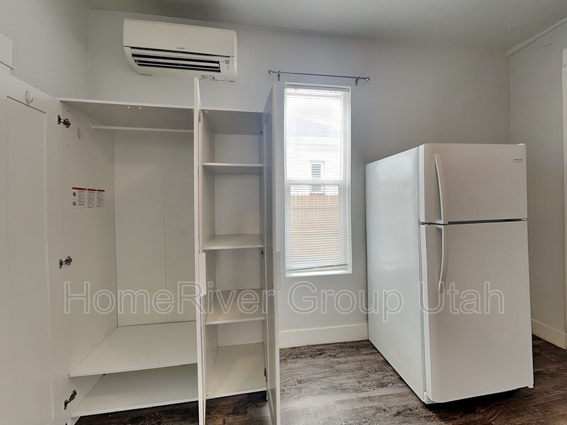 Building Photo - 646 S 1000 W