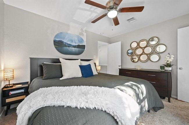 Building Photo - 13404 Coomes Dr