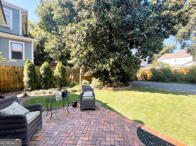 Building Photo - 305 Orange St