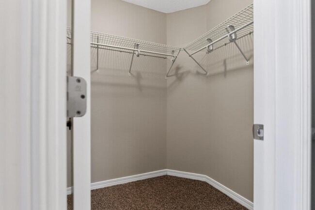 Building Photo - 451 Eisenhower Dr
