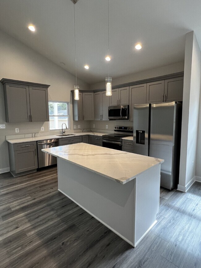 Building Photo - 38 Meadow View Ln