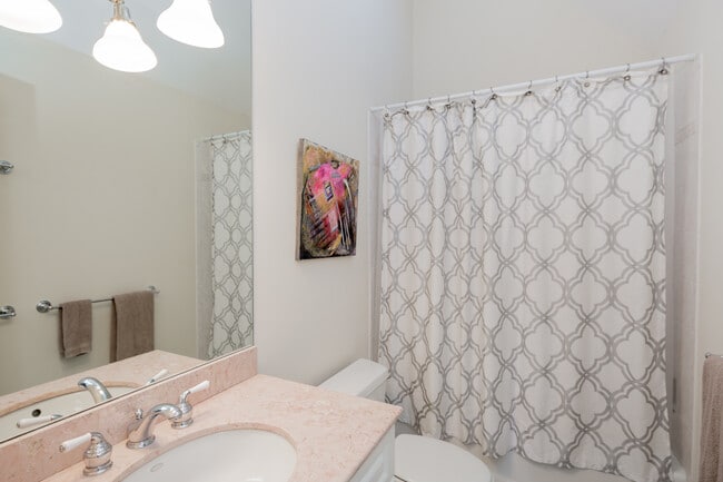 Building Photo - 19 Grape Arbor Ln