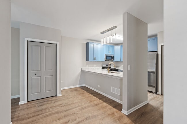 Building Photo - 5 S Virginia Rd