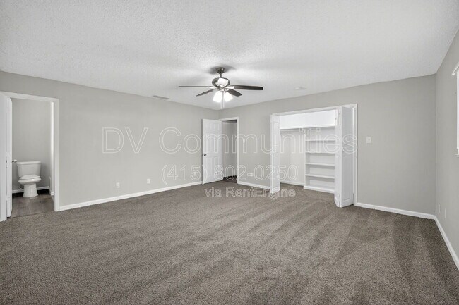 Building Photo - 936 N Las Vegas Trail