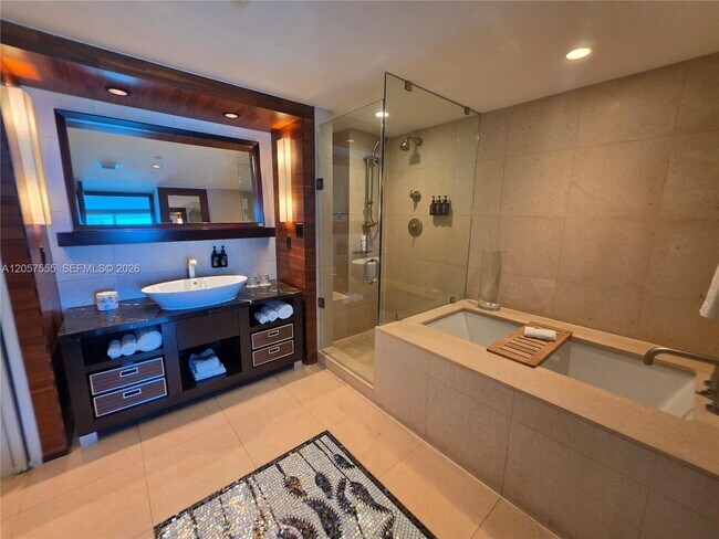 Building Photo - 6801 Collins Ave