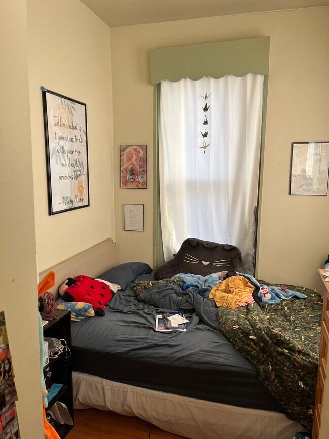 Building Photo - 113 Main St E