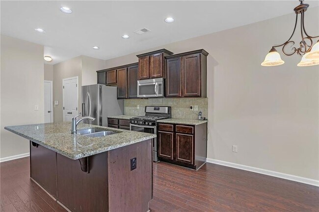 Building Photo - 568 Garden View Ct