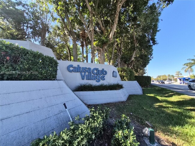 Building Photo - 8811 SW 132nd Pl