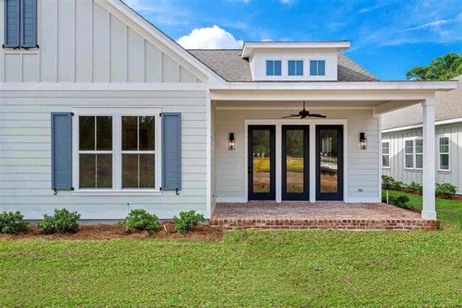 Building Photo - Paired Townhome in Camellia Oaks