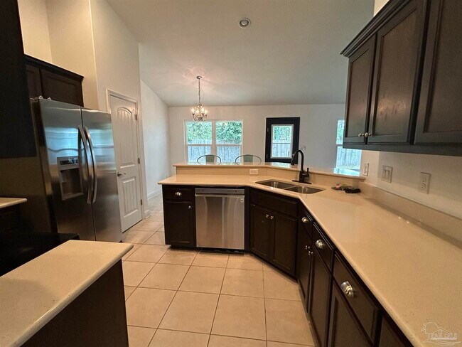 Building Photo - 323 Tree Swallow Dr