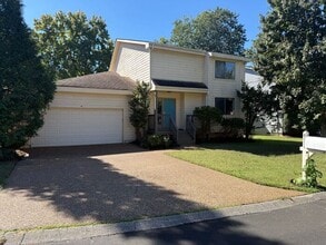 Building Photo - Bellevue! 2 Bedroom / 2 Bath House w/ Loft...