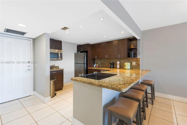 Building Photo - 200 Leslie Dr